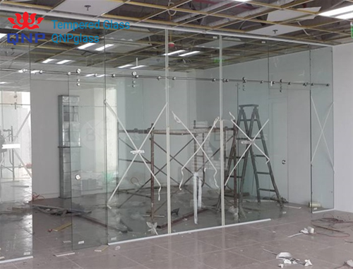 VÁCH KÍNH CƯỜNG LỰC PHỐ LÊ ĐỨC THỌ