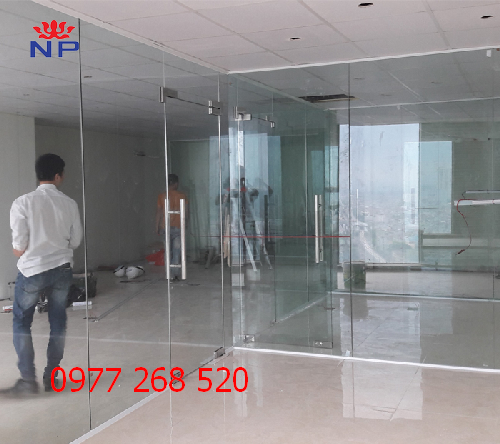VÁCH KÍNH CƯỜNG LỰC PHỐ DƯƠNG ĐÌNH NGHỆ