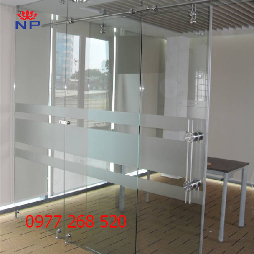 VÁCH KÍNH CƯỜNG LỰC PHỐ VĂN CAO