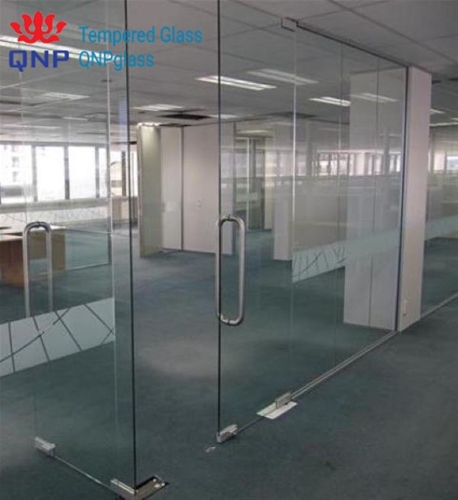 VÁCH KÍNH CƯỜNG LỰC PHỐ LIỄU GIAI