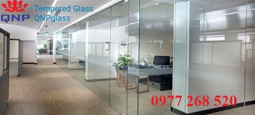 VÁCH KÍNH CƯỜNG LỰC PHỐ HOÀNG NGÂN