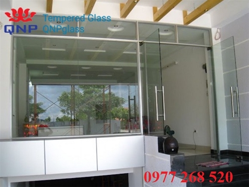 VÁCH KÍNH CƯỜNG LỰC PHỐ CẦU GIẤY
