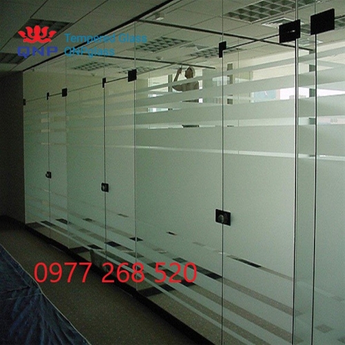 VÁCH KÍNH CƯỜNG LỰC PHỐ MAI ĐỘNG