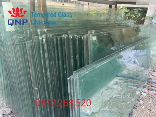 GIÁ TIỀN KÍNH CƯỜNG LỰC