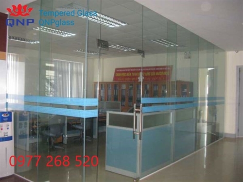 VÁCH NGĂN KÍNH PHÒNG MÁY LẠNH