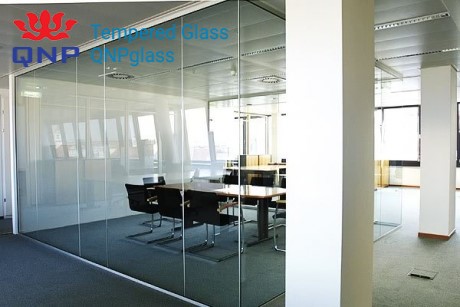 VÁCH KÍNH CƯỜNG LỰC PHỐ CHÙA LÁNG