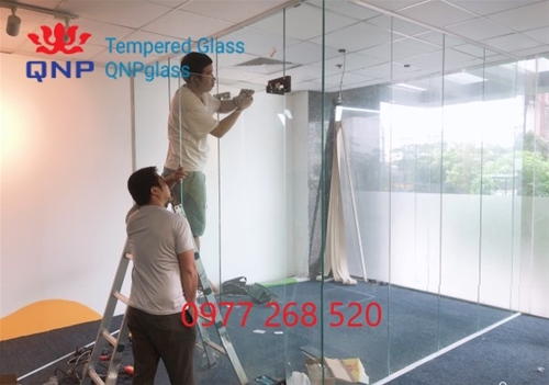 VÁCH KÍNH CƯỜNG LỰC PHỐ TÂN MAI