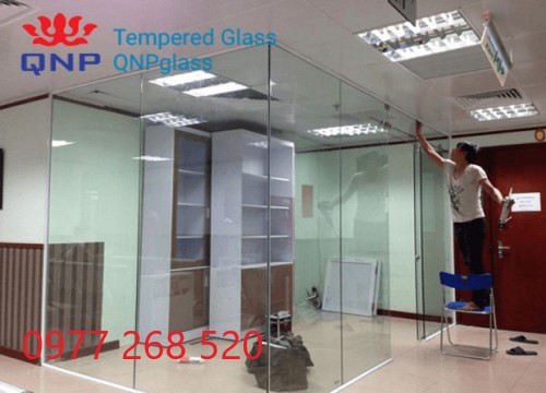 VÁCH KÍNH CƯỜNG LỰC PHỐ VĂN QUÁN