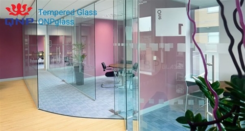 VÁCH KÍNH CƯỜNG LỰC PHỐ ĐÀO TẤN