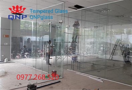 VÁCH KÍNH CƯỜNG LỰC PHÒNG ĐIỀU HÒA