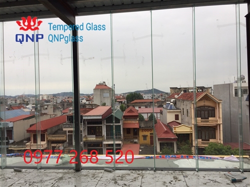 GIÁ VÁCH KÍNH CƯỜNG LỰC 12MM