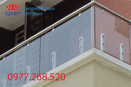Lan Can Ban Công Kính Cường Lực Trụ Lửng Inox 304