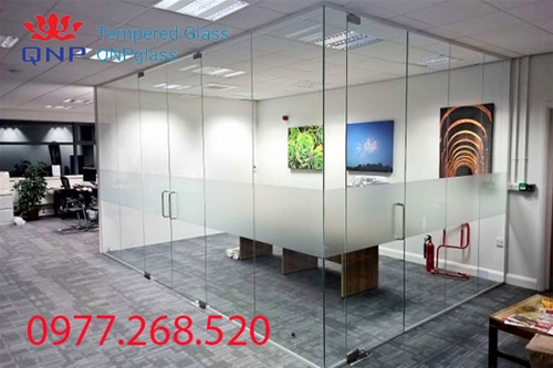 Vách Kính Cường Lực 05