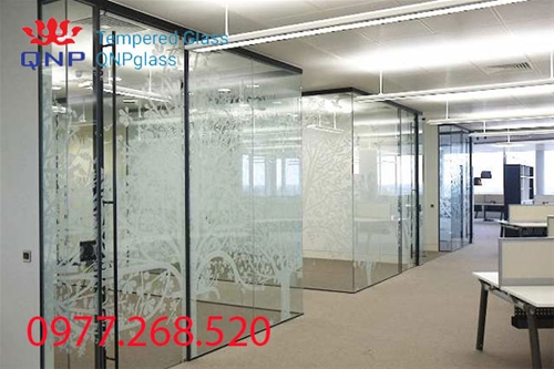 Vách Kính Cường Lực 11