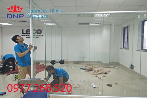 Vách Kính Cường Lực 12