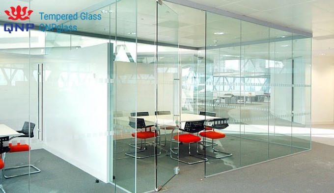 Thi công vách kính cường lực văn phòng tại Central Point Trung Kính giá rẻ, vách kính cường lực