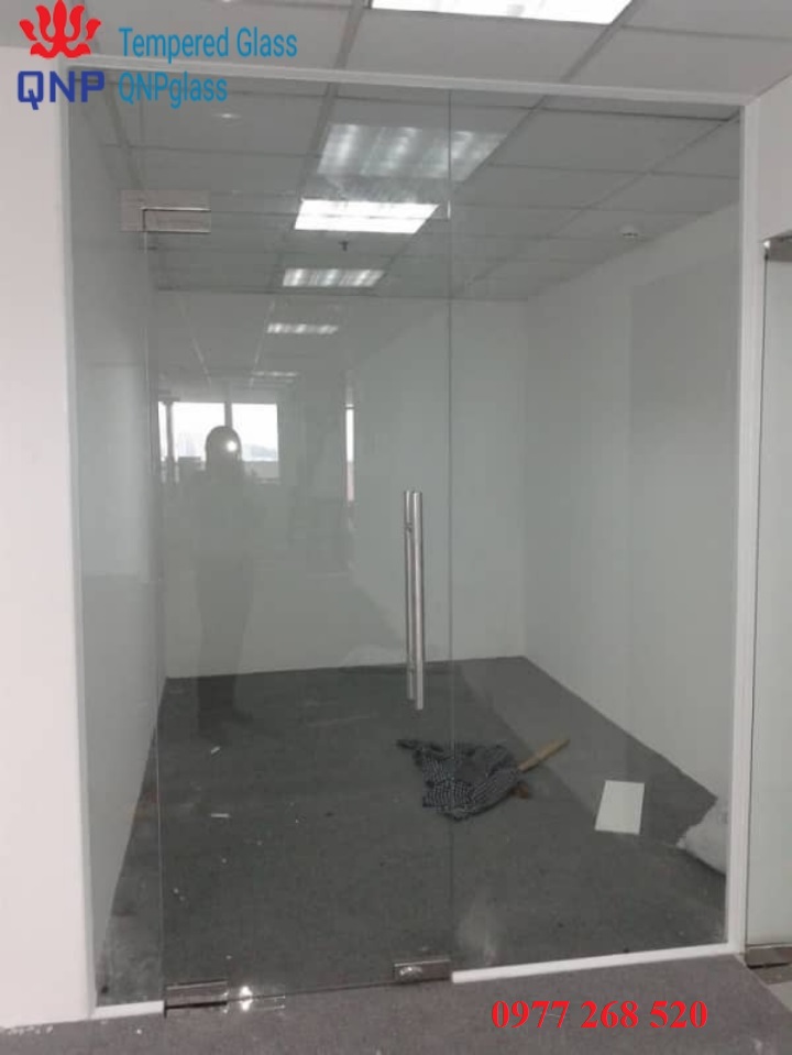 Lắp đặt cửa kính bản lề sàn cường lực, Báo giá lắp đặt cửa kính bản lề sàn cường lực, Thiết kế lắp đặt cửa kính bản lề sàn cường lực, Dịch vụ thi công cửa kính bản lề sàn trọn gói
