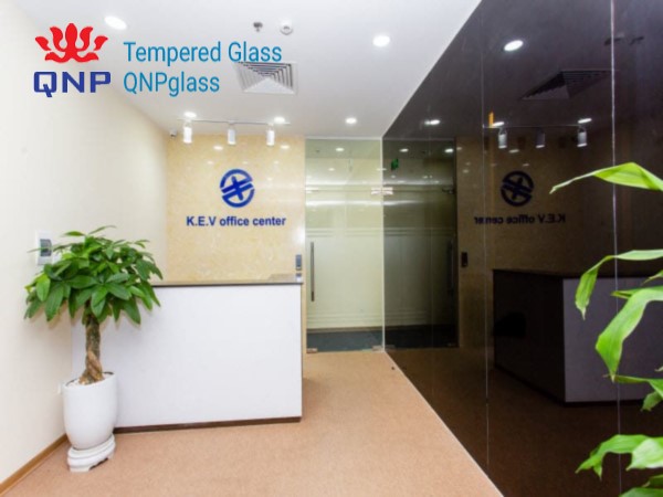 Đại lý cung cấp vách kính cường lực văn phòng, Lựa chọn lắp đặt vách kính văn phòng ,vách kính cường lực