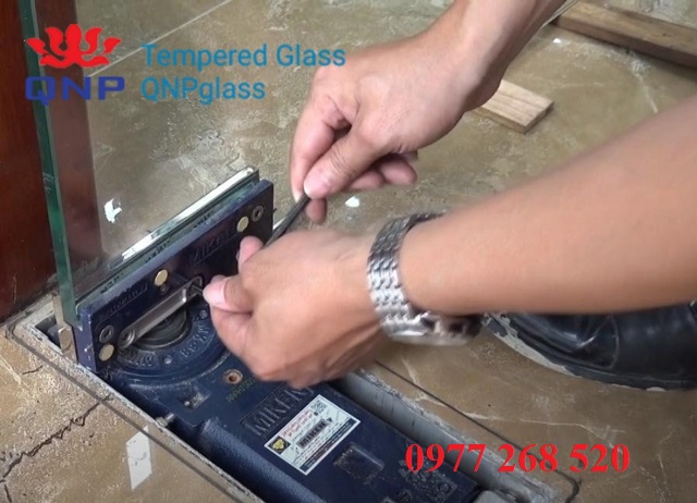 Báo giá thay phụ kiện cửa kính cường lực, Dịch vụ thay phụ kiện cửa kính cường lực trọn gói, Đơn vị thay phụ kiện cửa kính cường lực uy tín, Địa chỉ thay phụ kiện cửa kính cường lực uy tín