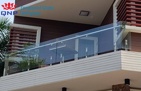 Xem ngay cách tính đơn giá lan can kính cường lực đơn giản nhất, đơn giá lan can kính cường lực