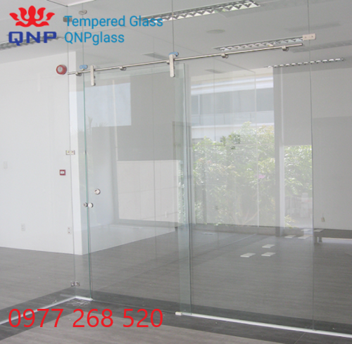 Lắp cửa kính cường lực tại Phúc Thọ