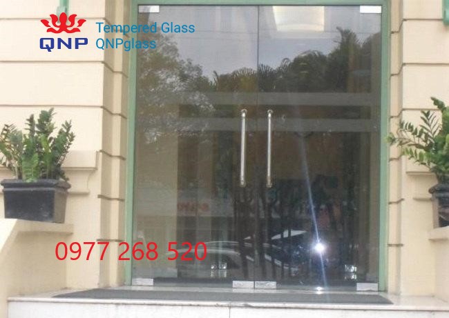 Giá lắp 1 bộ cửa kính cường lực