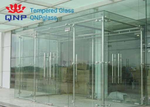Lắp đặt vách ngăn kính cường lực nhà xưởng siêu bền đẹp, Vách ngăn kính cường lực nhà xưởng