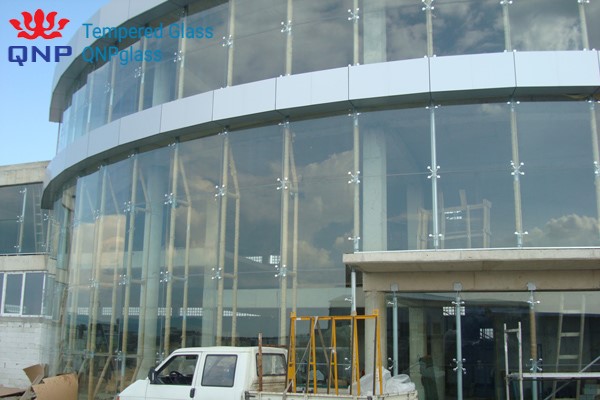 Nên chọn địa chỉ nào thi công vách kính cường lực, vách kính cường 