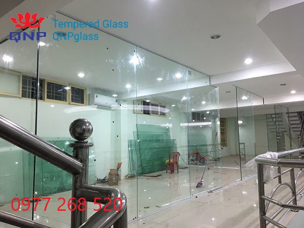 Thi công vách kính cường lực khung nẹp nhôm số 1 thị trường ,mẫu vách kính cường đẹp