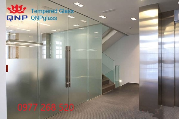 Báo giá thi công vách kính