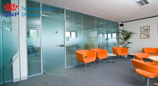 Xem ngay những mẫu vách kính cường lực văn phòng huyện Thanh Oai , lắp đặt vách kính cường lực