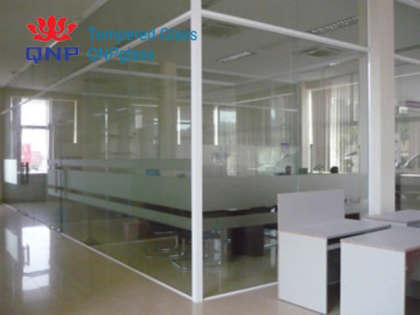 Những ưu thế khi sử dụng và làm vách kính cường lực tại Phú Xuyên, Vách ngăn kính