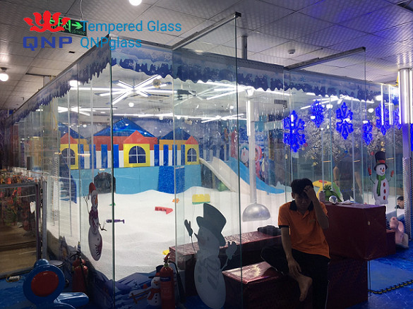 Công trình thi công vách ngăn kính cường lực, Vách kính cường lực