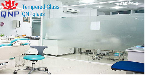 Lắp đặt vách kính phòng khám nha khoa, lắp đặt vách kính phòng khám, kính cường lực