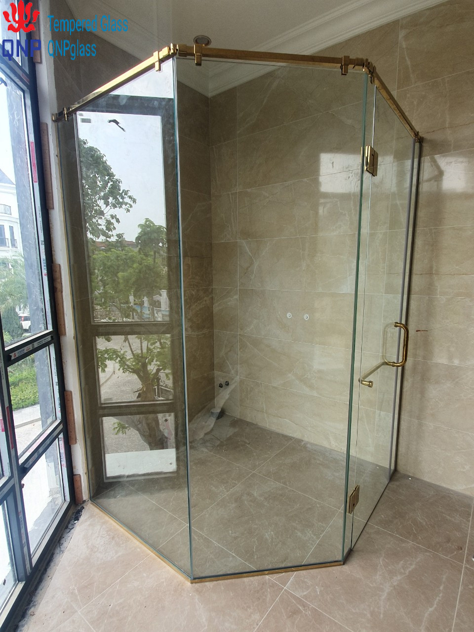 Lắp đặt phòng tắm kính vát góc tại chung cư the Link Bắc Từ Liêm, Phòng tắm kính vát góc