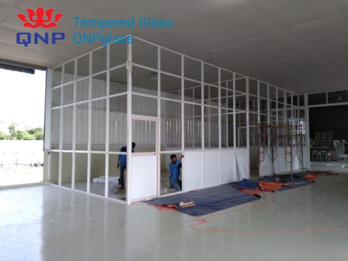 chuyên cung cấp vách kính nhà xưởng 1