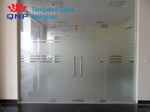 Thi công vách kính 15 Lê Văn Thiêm, thi công vách kính