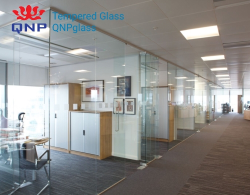 Cửa kính văn phòng giá rẻ, cửa kính văn phòng