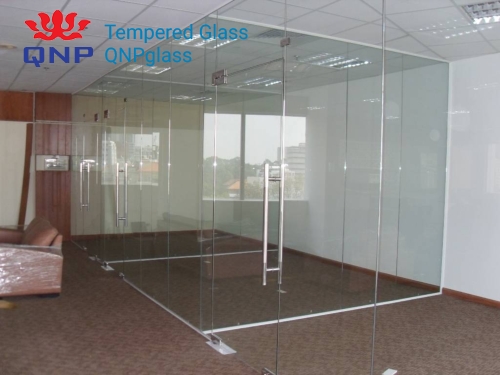 Cửa kính văn phòng tốt giá rẻ