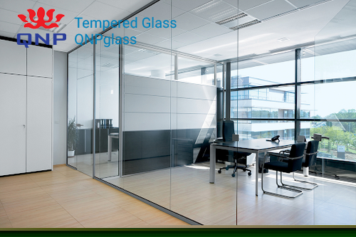 Vách kính văn phòng bền bỉ, cửa kính cường lực văn phòng