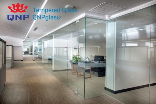 vách kính văn phòng công trình trường Tây, Kiều Mai 1