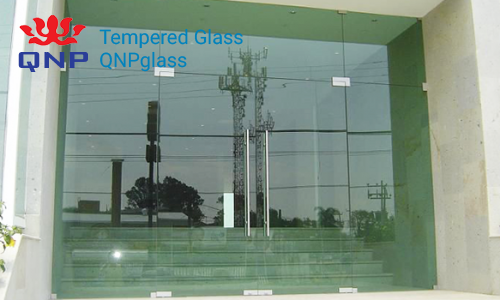 Thi công cửa kính 5 tấm chất lượng cao