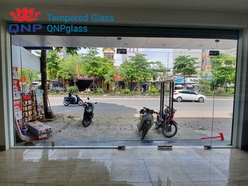 Thi công Vách Kính Showroom tại Hoài Đức, Thi công Vách Kính