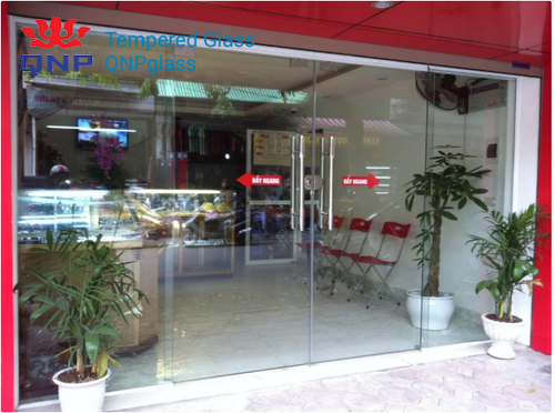 Cửa kính cường lực giúp tạo sự thoải mái khi làm việc