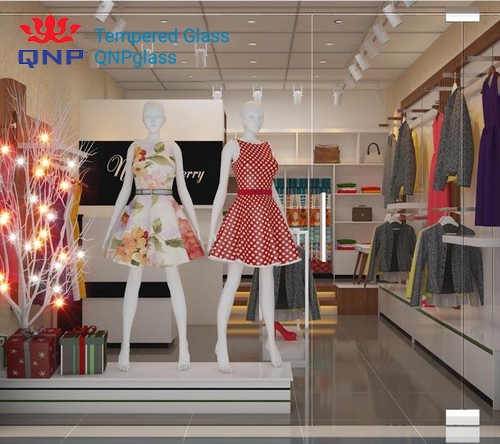 Cửa kính cường lực cho shop quần áo, Báo giá cửa kính mặt tiền