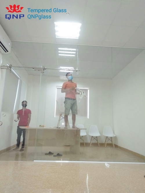 Cửa kính cường lực 5 tấm tại Hà Nội, Cửa kính cường lực