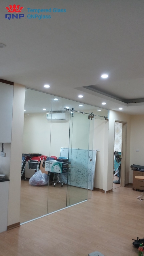 vách kính tắm bản lề 135 độ, phòng tắm kính trong phòng ngủ