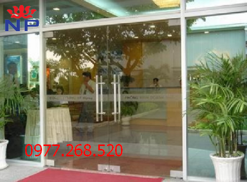 Các loại cửa kính cường lực nhà hàng