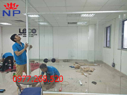 thi công cửa kính cường lực giá rẻ