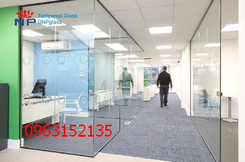 Công ty lắp đặt vách kính cường lực văn phòng uy tín